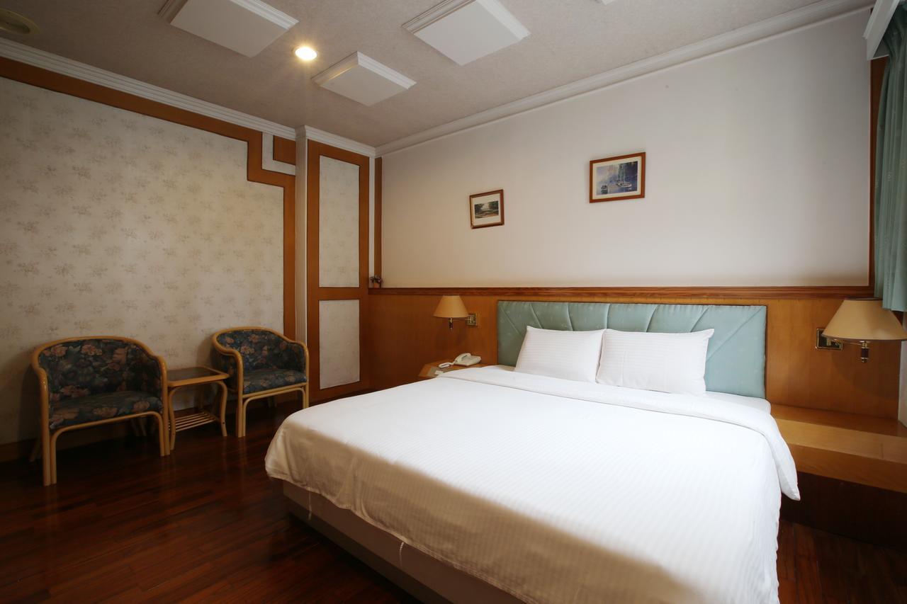 Long Shan Hotel Jiaoxi Bagian luar foto